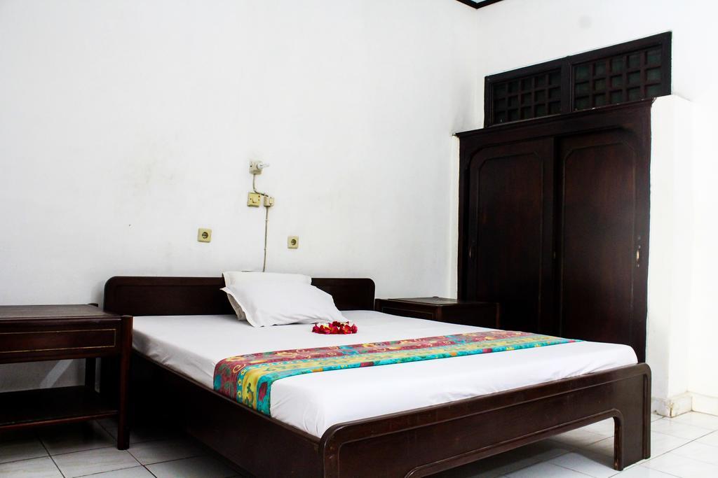 Berlian Inn กูตา ภายนอก รูปภาพ